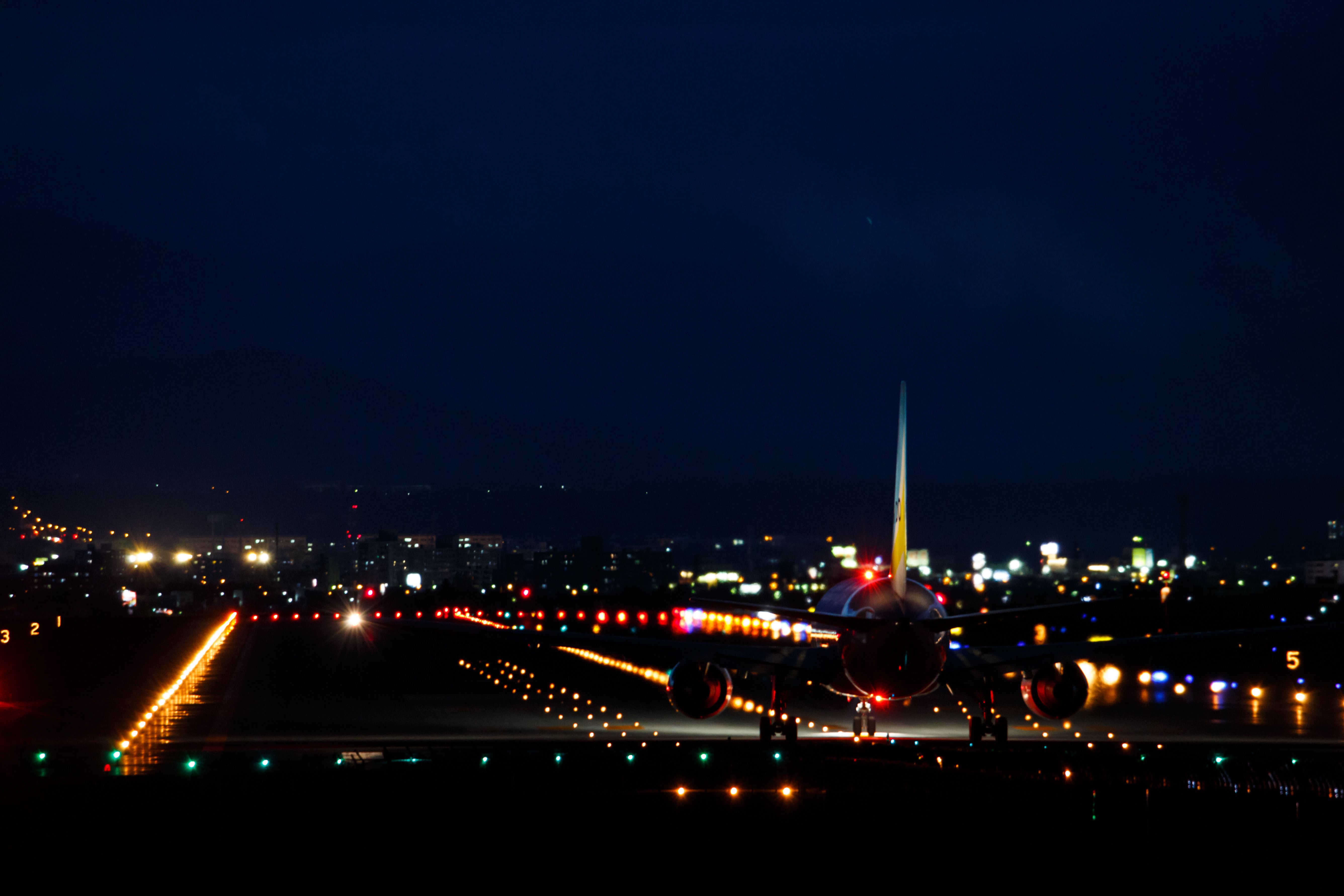 伊丹空港 展望デッキからの夕景・夜景 大阪 at Night ブログ