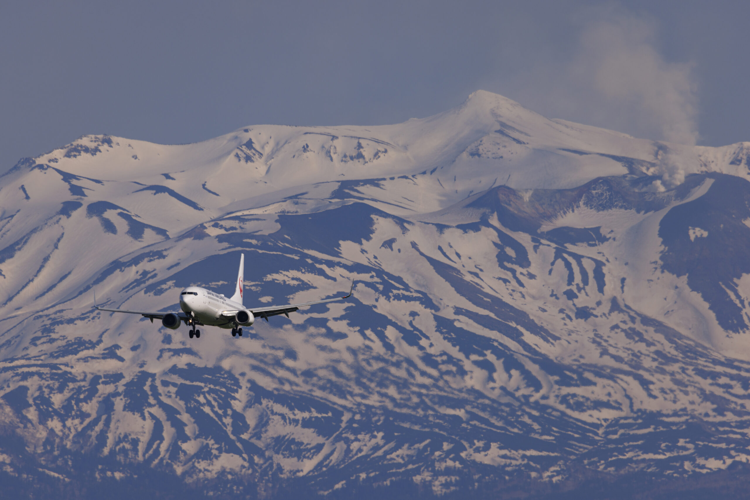 雪山と飛行機